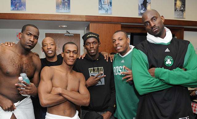 Kendrick Perkins, Sam Cassell, Rajon Rondo, Paul Pierce and Kevin Garnett